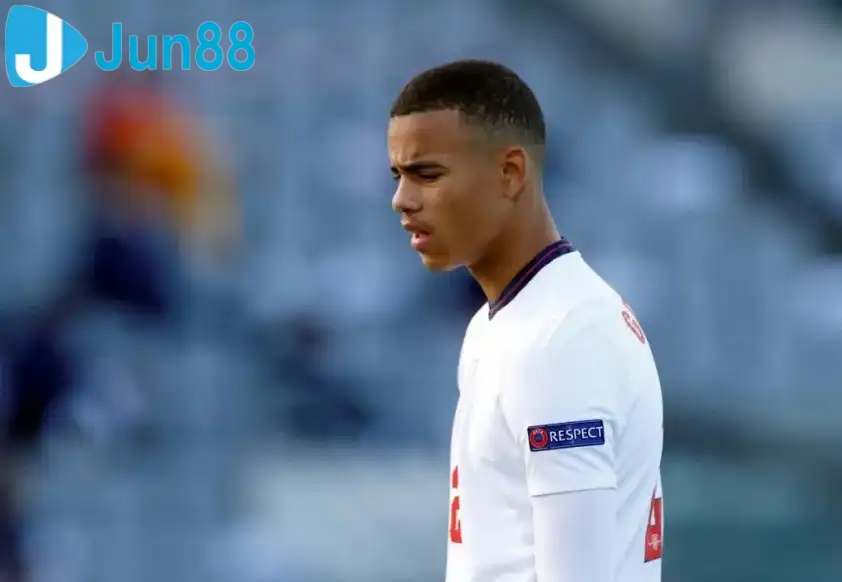 Greenwood đã gặp rất nhiều khó khăn trong khoảng thời gian vừa qua. Ảnh: The Mirror