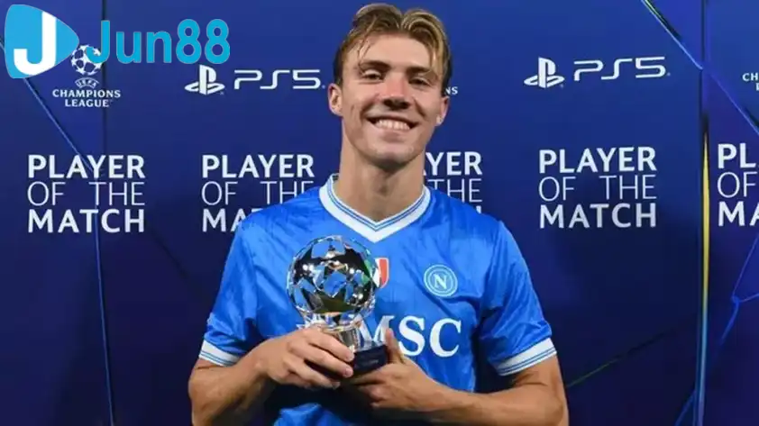 Hojlund đạt giải cầu thủ hay nhất sau trận đấu giữa Napoli và Sporting Lisbon (Ảnh: UEFA).