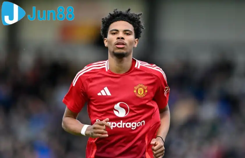 Cầu thủ 19 tuổi được Man United cho mượn đang có phong độ ấn tượng với 4 bàn sau 8 trận