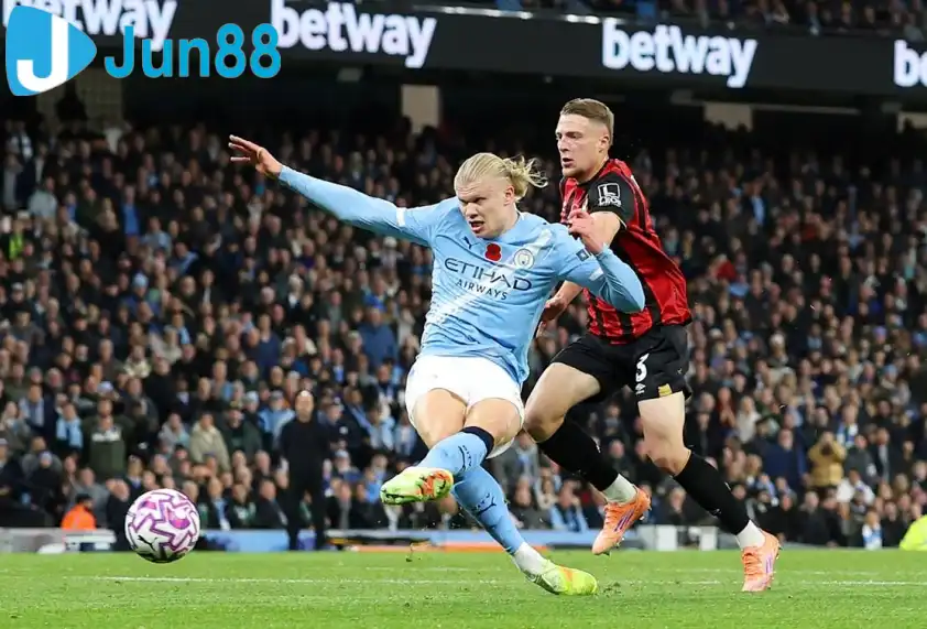 Haaland đang quá toàn diện - Ảnh: Premier League