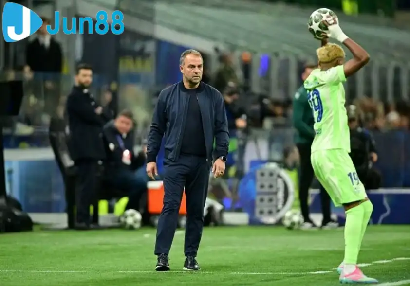 HLV Hansi Flick không hài lòng với cách ĐT TBN sử dụng Yamal (Ảnh: AS)