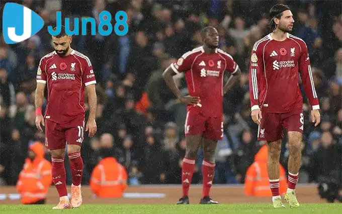 Liverpool đã nhận thất bại đau đớn trước Man City (Ảnh: Mirror)